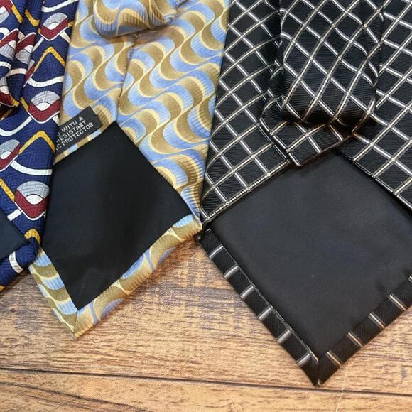 Lot of 6 Men’s Designer Ties, Silk, Polyester, Blend - Picture 3 of 9